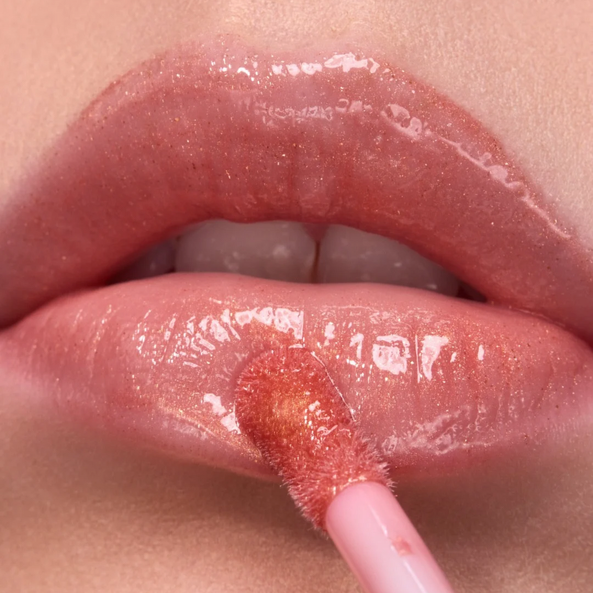 LIP GLOSS - WARM APRICOT - LG66